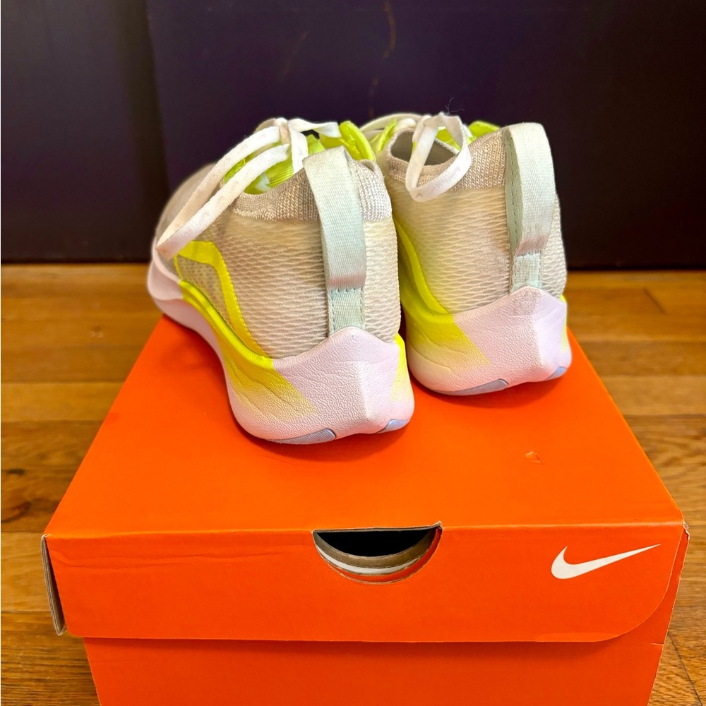 Nike Zoom Fly 3s - Picture 4 of 5